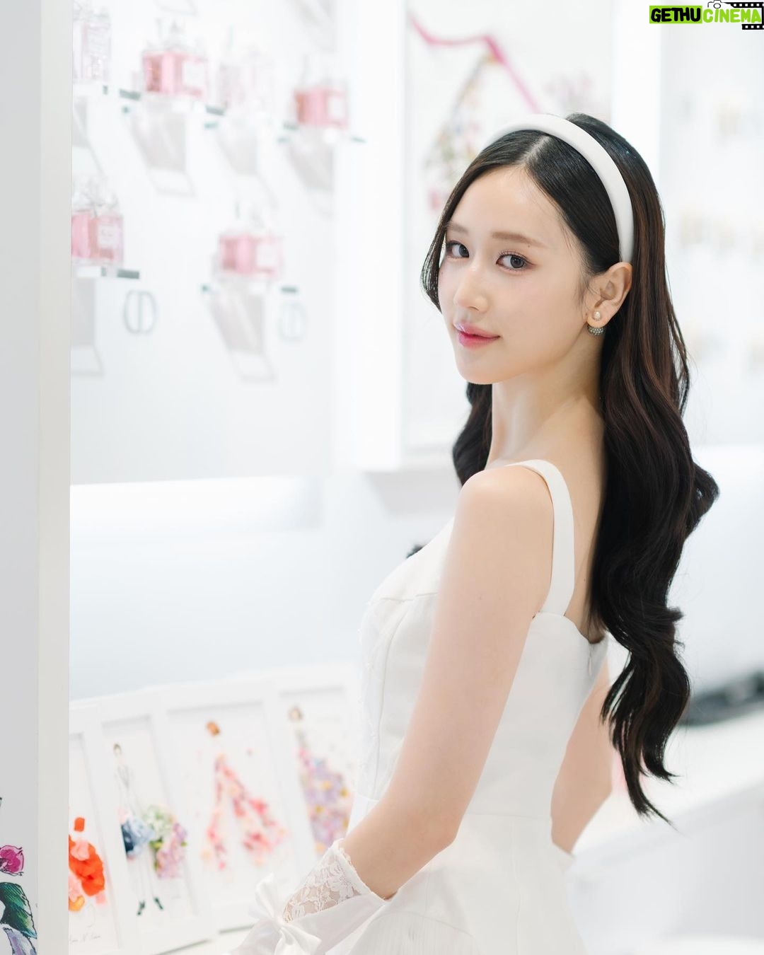 Ramida Jiranorraphat Instagram - Welcome to Miss Dior Blooming Bourdoir ๐ Feel your fav scent miss dior blooming bouquet with limited edition makeup ๐๐ปThara Hall, Icon Siam today-16 oct #MissDior #DiorMakeup #DiorBeauty #DiorBeautylovers
