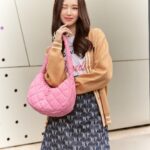 Ramida Jiranorraphat Instagram – Cuteness overload with a size of coolness.😎💕 #MLBQuiltedBags

Discover more at th.mlb-korea.com

#mlbthailand
#mlbcrewsth