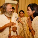 Ramya Pandian Instagram - In the radiant aura of Gurudev @srisriravishankar , cherishing the blessings, conversations, and endless gratitude. 🙏 🤍 #grateful #gratitude #blessings @artofliving #artofliving #srisriravishankar Art of Living International Center