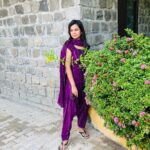 Ramya Pandian Instagram - Radiating happy smiles, reviving the soul, nurturing the mind, and relishing every joyful day! 💜🌟✨ #happysoul #smile #grateful