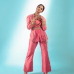 Ramya Pandian Instagram - Born to stand out, not to fit in 😎 Photographer @imthefashionfellow Outfit @zamoraathelabel Jewelery @rajianand Makeup @makeupbyhemamalini @vurvesalon @vurvemakeupcouture Hair @kalpirai1333 @vurvemakeupcouture Studio - @basement._studios #photoshoot #ramyapandian