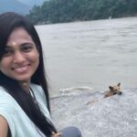 Ramya Pandian Instagram - Rishikesh, also known as Dheiva Bhoomi, has etched 21 unforgettable days in my heart. Mornings began with serene walks along the Ganges, where I’d dip my feet, offering heartfelt prayers to Ganga Ma, en route to the Shiva temple near the ashram. Each day brought new learnings, nourishing Satvik meals, and evenings graced by the enchanting Ganga Aarti. Nature walks infused with tranquility, and the constant sound of the Ganga Ma’s waters provided a meditative backdrop. Rishikesh, you have my ♥️,and I promise to return soon to this land of positivity and peace. 🌅🕉️ #rishikesh #positivevibes #ganges #artofliving #peace #yoga