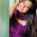 Ramya Pandian Instagram - Radiating happy smiles, reviving the soul, nurturing the mind, and relishing every joyful day! 💜🌟✨ #happysoul #smile #grateful