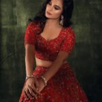 Ramya Pandian Instagram - ♥️ ♥️ Photographer @imthefashionfellow Outfit @maddy9395 Jewelery @kirtilalsonline Makeup @makeupbyhemamalini @vurvesalon @vurvemakeupcouture Hair @kalpirai1333 @vurvemakeupcouture Studio @basement._studios #ramyapandian #navaratri #festivalseason #photoshoot