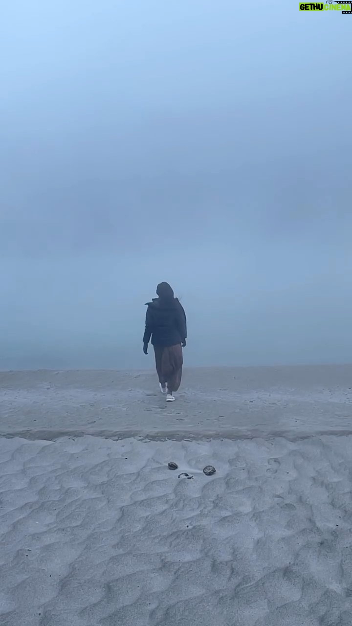 Ramya Pandian Instagram - January Flashback: Cherishing Ganga’s Beauty 🌅☕️🙏 Remembering peaceful sunrises, coffee with stunning views, walks by the Ganges, dipping into holy waters, meditative moments at ashrams, exploring Kunjapureswari Temple’s mystical beauty among the 52 Shakthi peeth, bonding with gurukul students, and indulging in Rishikesh’s diverse chaats and cuisine and exploring the vibrant shopping scene in Rishikesh—each moment a nod to Ganga’s endless charm♥️ #rishikesh #travel #fun #food #goodtimes