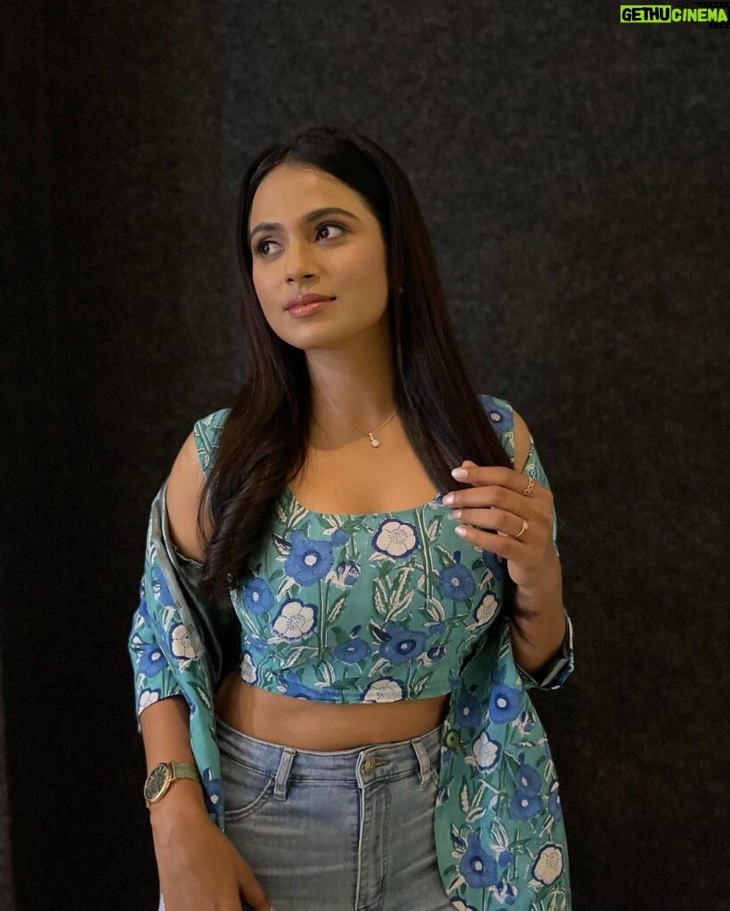 Ramya Pandian Instagram - Fusing style with sass and sweetness 😎🤩