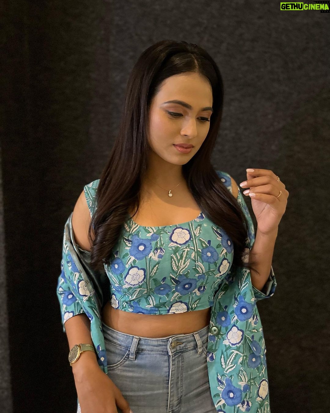 Ramya Pandian Instagram - Fusing style with sass and sweetness 😎🤩