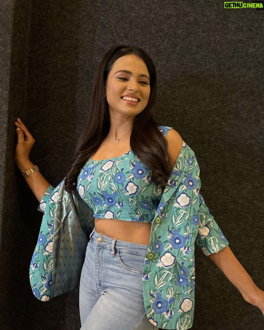 Ramya Pandian Instagram - Fusing style with sass and sweetness 😎🤩