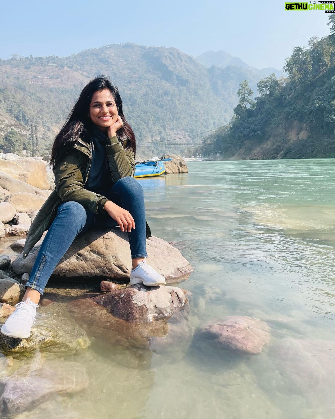 Ramya Pandian Instagram - Immersed in the serenity of Vashishta Guha, Rishikesh. Sharing glimpses of my first cave meditation experience, where the ancient echoes guide the soul to inner peace… #rishikesh #cavemeditation #vashitaguha #soulfuljourney Vashishtha Gufa