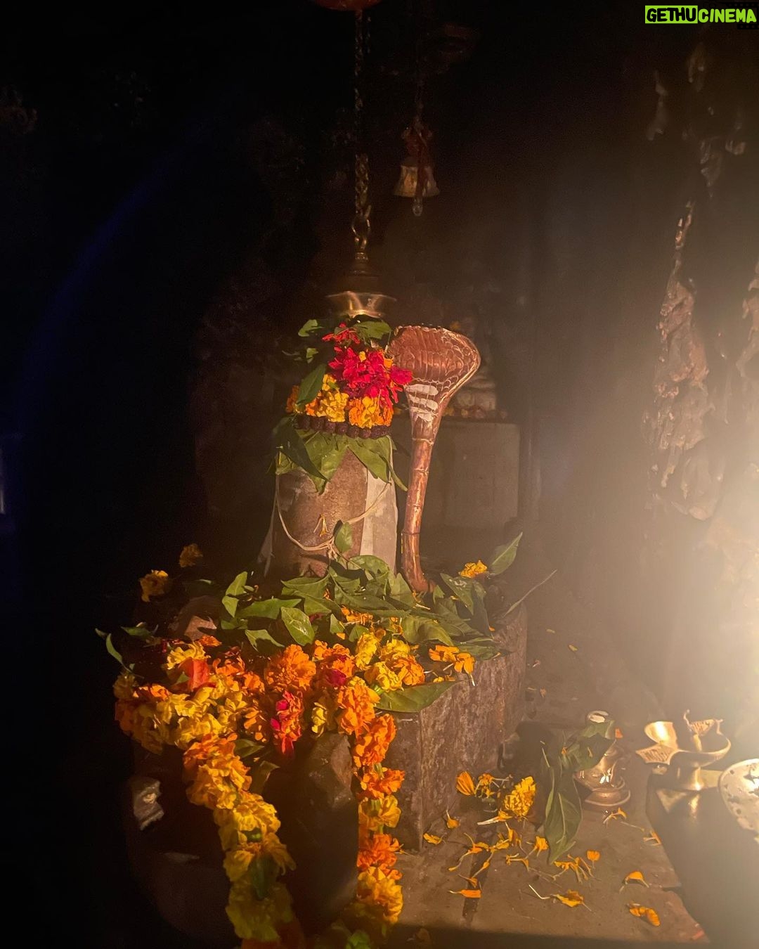 Ramya Pandian Instagram - Immersed in the serenity of Vashishta Guha, Rishikesh. Sharing glimpses of my first cave meditation experience, where the ancient echoes guide the soul to inner peace… #rishikesh #cavemeditation #vashitaguha #soulfuljourney Vashishtha Gufa