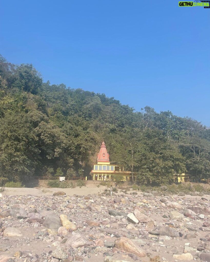 Ramya Pandian Instagram - Immersed in the serenity of Vashishta Guha, Rishikesh. Sharing glimpses of my first cave meditation experience, where the ancient echoes guide the soul to inner peace… #rishikesh #cavemeditation #vashitaguha #soulfuljourney Vashishtha Gufa