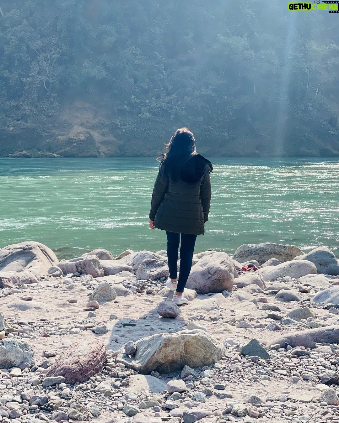 Ramya Pandian Instagram - Immersed in the serenity of Vashishta Guha, Rishikesh. Sharing glimpses of my first cave meditation experience, where the ancient echoes guide the soul to inner peace… #rishikesh #cavemeditation #vashitaguha #soulfuljourney Vashishtha Gufa