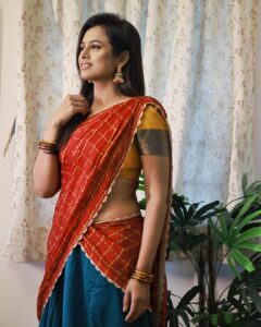 Ramya Pandian Instagram - Whispers of tradition in each pleat ♥️ Shot by @sanjaysooriya 🤗 Outfit @dithi.studio ♥️ #halfsareelove #ramyapandian