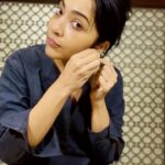 Ramya Subramanian Instagram - Sneak peak of my Make up Removal Routine !💄💁🏻‍♀️ I don’t do anything too much extra on my face when I go out. But I make it a point to remove it completely and don’t leave any traces of it on my skin. This is the drill that happened on the video up - 1.Make up removal wipes(only because I couldn’t carry my usual cleanser this time) 2.Ethiglo Face wash 3.Peptide Therapy Intense Repair Cream 4.Sesderma Reti Age night cream 5.Biossance Night Serum 6.Laneige Lip Sleeping Mask Now,Get Set and Glow !🥰
