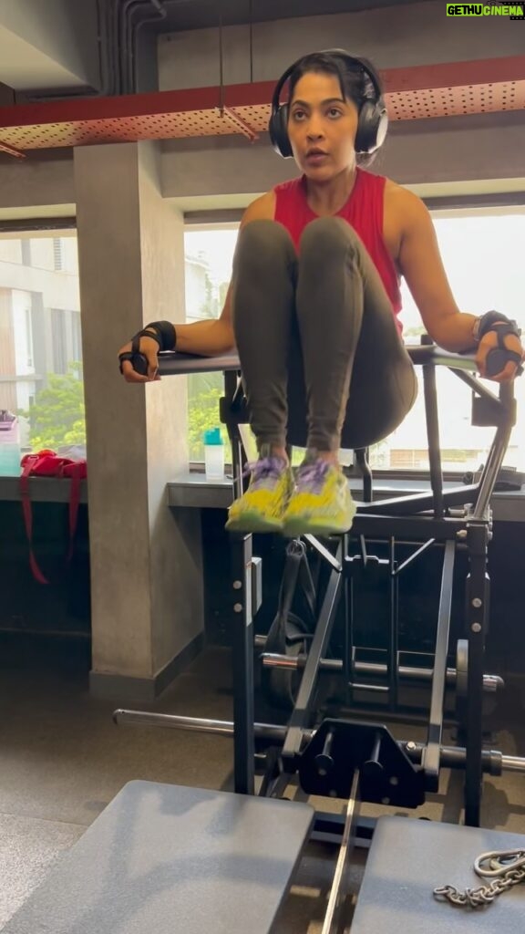 Ramya Subramanian Instagram - Sore today, Strong tomorrow……and maybe a little whiny in between !😉🎯💪🏻 (PS- The best thing to do especially when things don’t go our way 🙁) #MondayWorkout