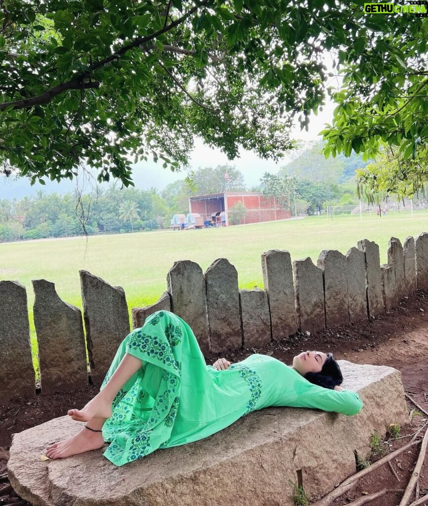 Ramya Subramanian Instagram - My 5 days of Wellness Retreat at Isha Yoga,Coimbatore.🧘🌼 Waking up at 5am with the sound of drums. 😴 The delicious satvik food.🥥🍯🥒 Walking barefoot and sleeping in nature.🦶 Sitting cross legged on the floor for 6+ hours.🧘🏻‍♀ Learning the powerful Shambhavi Mahamudra. Meditation at Dhyanalinga.🧘🏻‍♀ The place felt like being inside my mom’s womb,the energy is undeniable. To give each moment all I have and live life at ease is the biggest take away from this journey.✌🏻💯 Forever grateful for the ‘IMMENSELY TRANSFORMATIVE’ experience.🙏🏻✨💟😇 #InnerEngineering #IshaFoundation #WellnessRetreat Isha Foundation