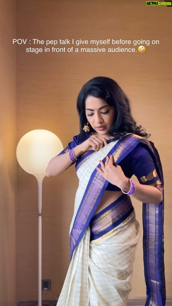 Ramya Subramanian Instagram - No pressureā¦just the fate of a show amidst a million of people in our hands . š Saree : @sampoornam_creations MUA: @monz_makeover Hair dresser : @yashi_hairstylist DOP : @impressionsbypravin