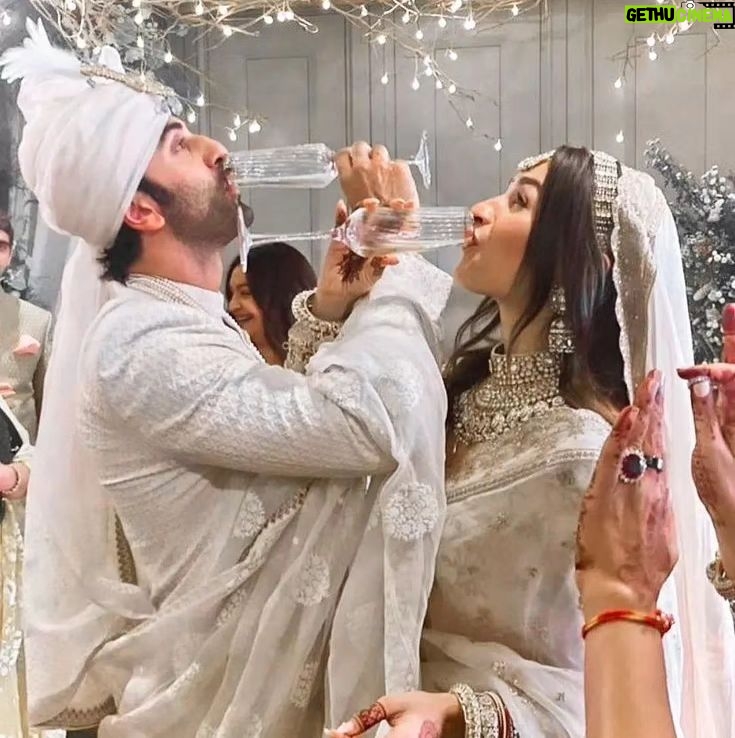 Ranbir Kapoor - 66.3K Likes - It's been a year already 😍
Here's wishing Alia bhatt and Ranbir Kapoor a Very Happy wedding anniversary 💍🥂❣️
#AliaBhatt #RanbirKapoor