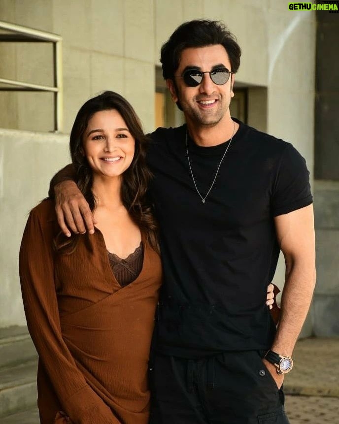 Ranbir Kapoor - 112.3K Likes - #RanbirKapoor and #AliaBhatt get papped while at a promotional event for #Brahmastra 💥
#DevaDeva