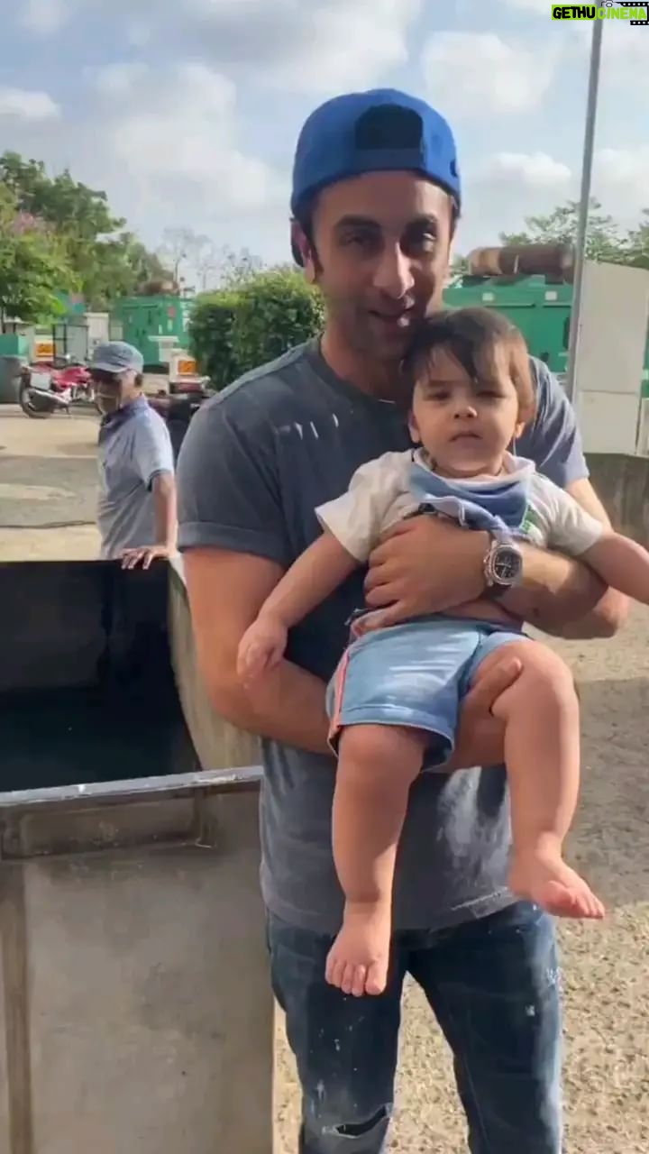 Ranbir Kapoor Instagram - Video of the day 🧿 #Ranbirkapoor with @littlenivaan