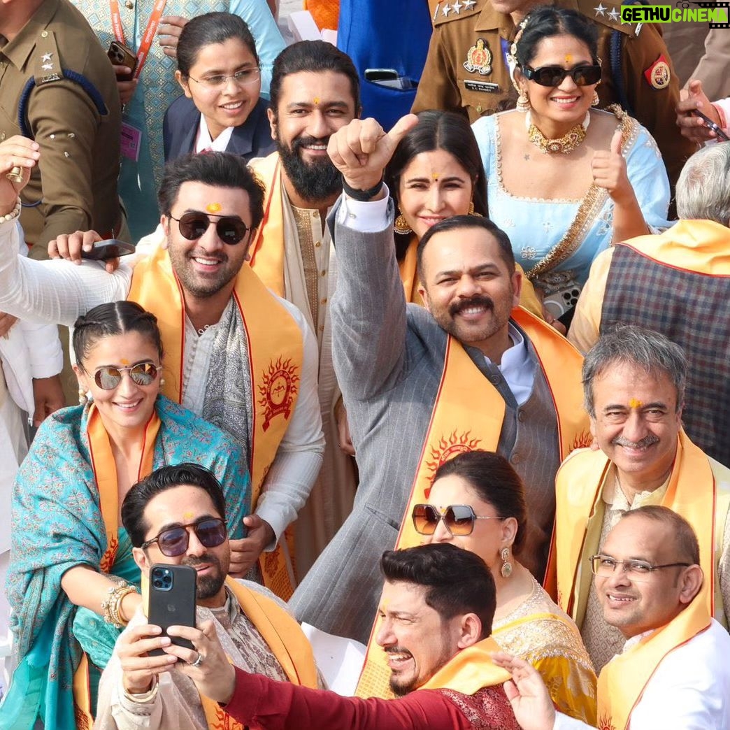 Ranbir Kapoor - 48.5K Likes - #JaiShreeRam 🙏
#RamMandirAyodhya 🕉💥
#RanbirKapoor #RohitShetty #Aliabhatt #RajkumarHirani #KatrinaKaif #VickyKaushal