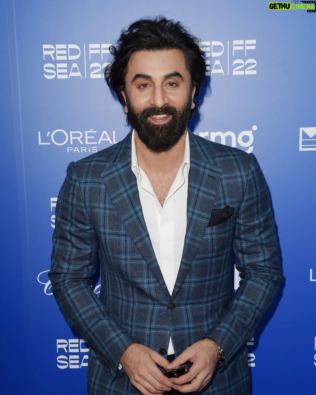 Ranbir Kapoor - 63.1K Likes - One word for this look🔥
#RanbirKapoor #Ranbir #redseafilmfestival