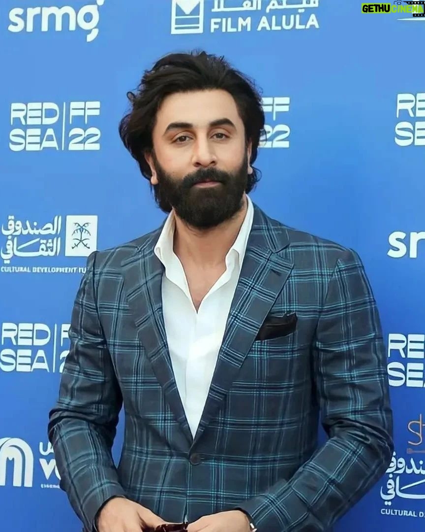 Ranbir Kapoor - 63.1K Likes - One word for this look🔥
#RanbirKapoor #Ranbir #redseafilmfestival