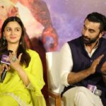Ranbir Kapoor Instagram - Ranbir Kapoor & Alia Bhatt in Ahmedabad today. 💛 #Brahmastra #ranbirkapoor #aliabhatt #Ranbiralia