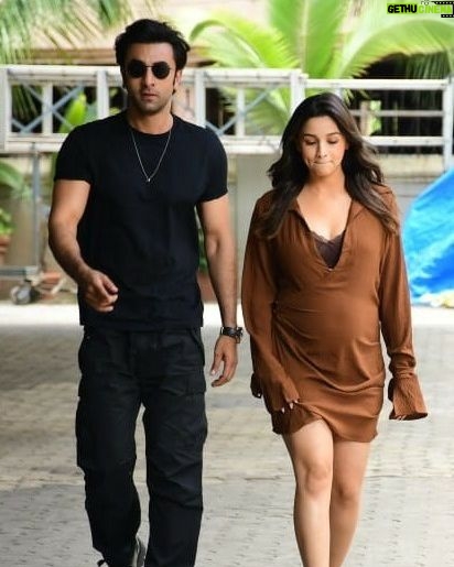 Ranbir Kapoor - 112.3K Likes - #RanbirKapoor and #AliaBhatt get papped while at a promotional event for #Brahmastra 💥
#DevaDeva
