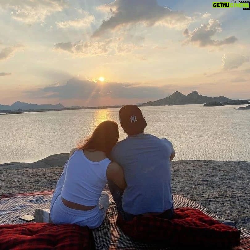 Ranbir Kapoor - 57.5K Likes - Literally cannot get over these cute pictures of #RanbirKapoor and #AliaBhatt ☀️