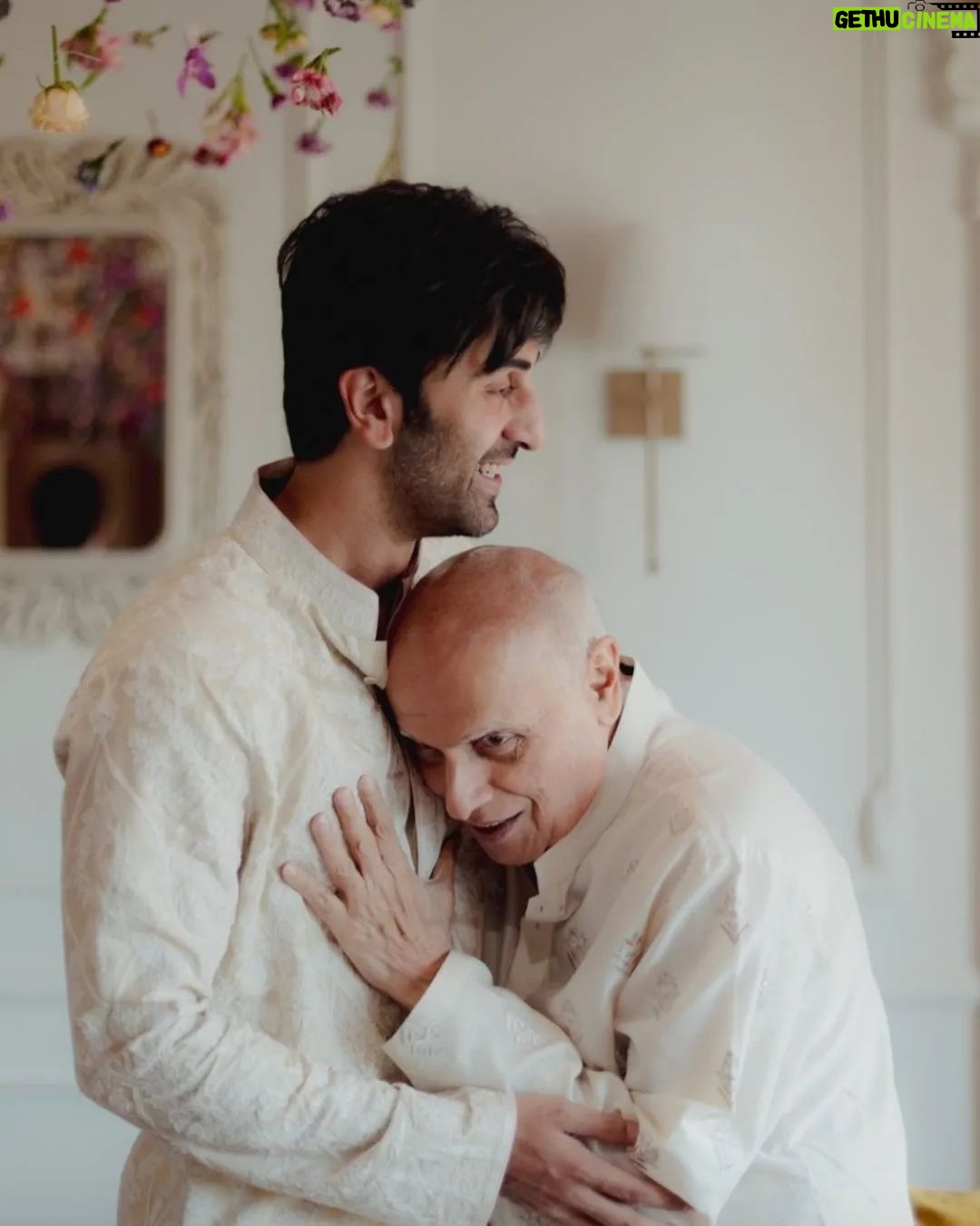 Ranbir Kapoor - 152.7K Likes - Ranbir Kapoor with his Father In-law ❤️🥺
#RanbirKapoor #AliaBhatt #RanbirAliaWedding