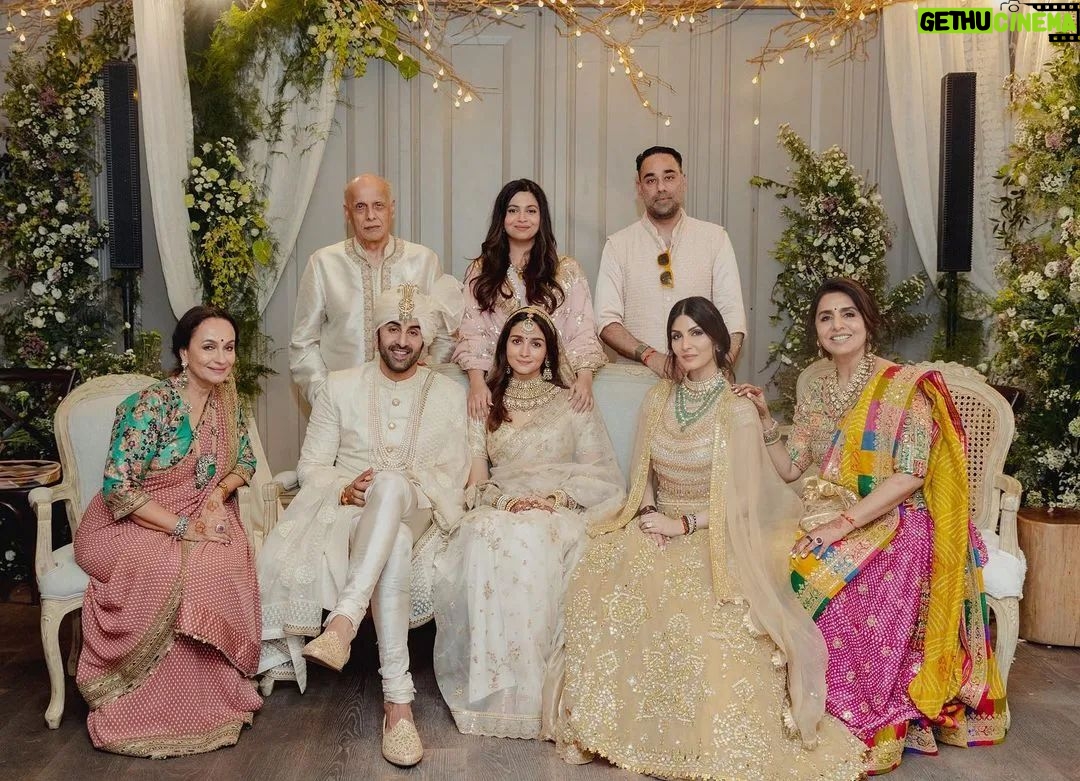 Ranbir Kapoor - 79.9K Likes - With family🌹
#RanbirKapoor #AliaBhatt #RanbirAliaWedding