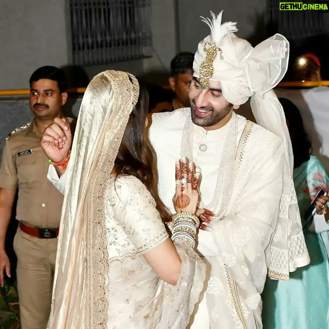 Ranbir Kapoor - 67.5K Likes - Mr & Mrs Kapoor 💍❤ @aliabhatt_777
#RanbirAliaWedding #RanbirKapoor #AliaBhatt