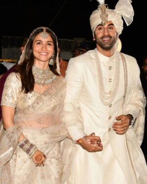 Ranbir Kapoor Instagram - Mr & Mrs Kapoor 💍❤

#RanbirAliaWedding #RanbirKapoor #AliaBhatt