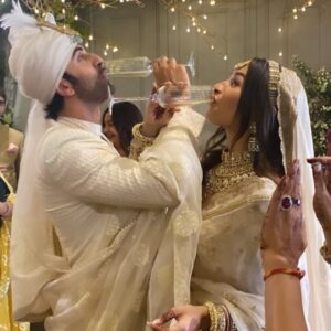 Ranbir Kapoor Instagram - Mr & Mrs Kapoor 💍❤

#RanbirAliaWedding #RanbirKapoor #AliaBhatt