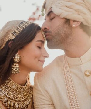 Ranbir Kapoor Instagram - Mr & Mrs Kapoor 💍❤

#RanbirAliaWedding #RanbirKapoor #AliaBhatt