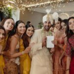 Ranbir Kapoor Instagram - #Ranbirkapoor with Alia's girl gang 🔥 #RanbirKapoor #RanbirAliaWedding #AliaBhatt