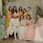 Ranbir Kapoor Instagram - #Ranbirkapoor with Alia's girl gang 🔥 #RanbirKapoor #RanbirAliaWedding #AliaBhatt