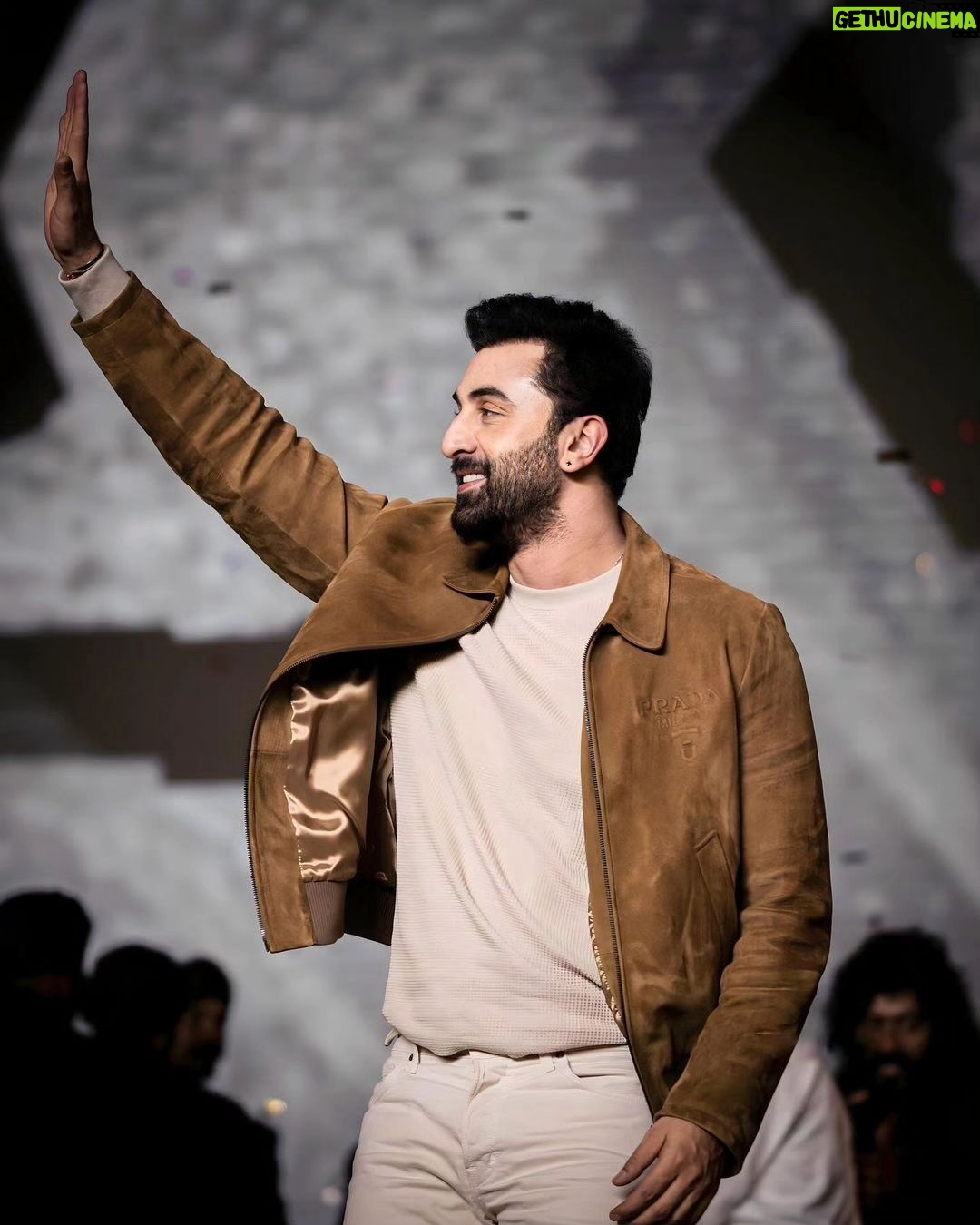 Ranbir Kapoor - 51K Likes - Looking like a WOW 😍🔥💥
#Ranbirkapoor