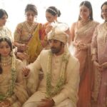 Ranbir Kapoor Instagram - Tying the knot! #KareenaKapoorKhan, #KarismaKapoor, #NeetuKapoor, #RiddhimaKapoorSahni and #NitashaNanda surround #RanbirKapoor and #AliaBhatt during the wedding ceremony. 💕