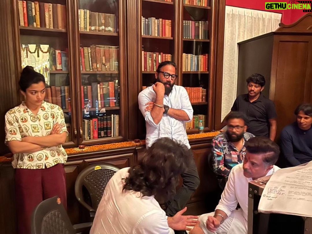 Ranbir Kapoor Instagram - BTS of the viral "Sunai De Raha Hai" scene. #AnimalTheFilm #RanbirKapoor #AnilKapoor #RashmikaMandanna #SandeepReddyVanga