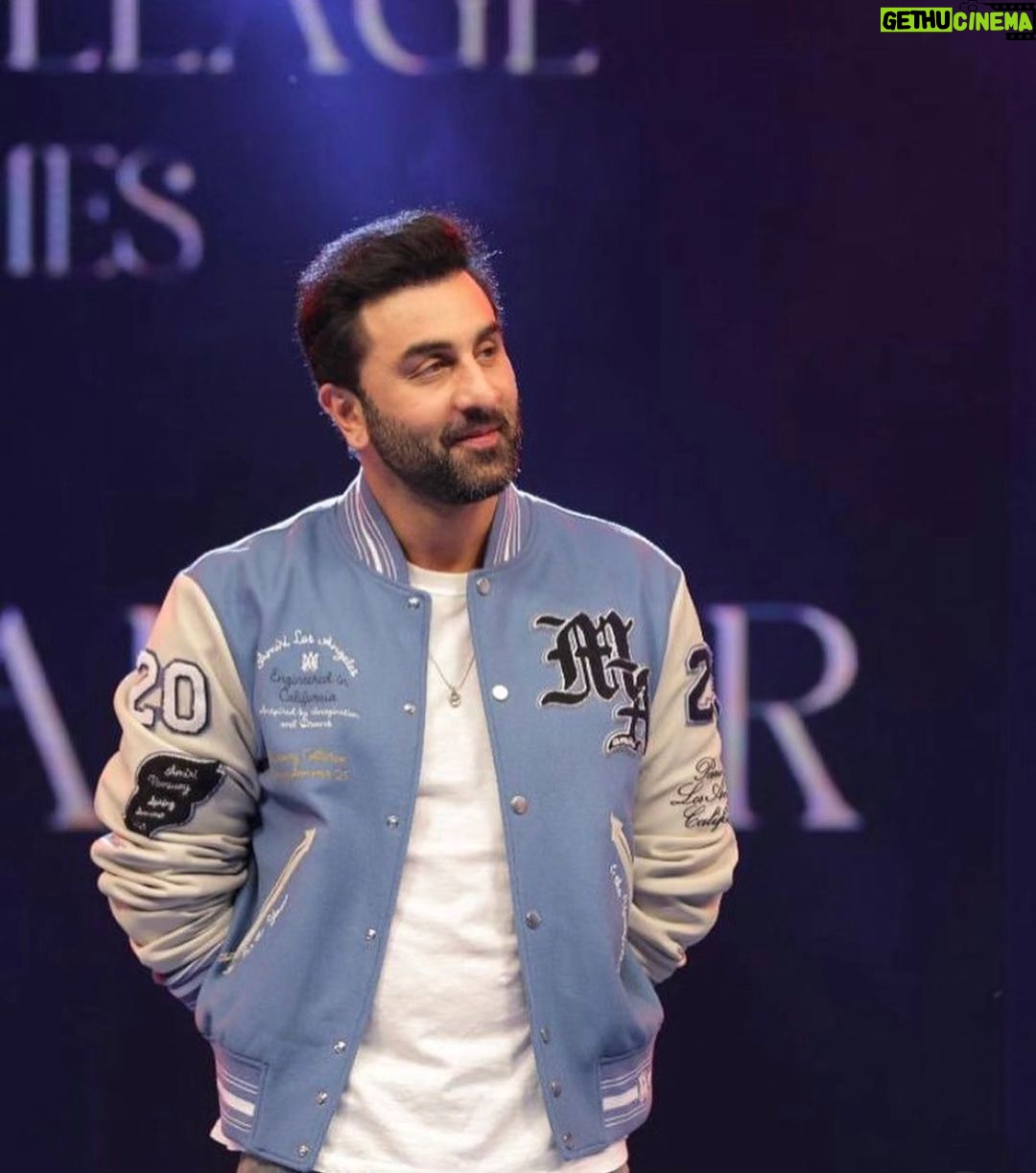 Ranbir Kapoor Instagram - #RanbirKapoor & #teamAnimal in #Dubai for #AnimalTheFilm promotions