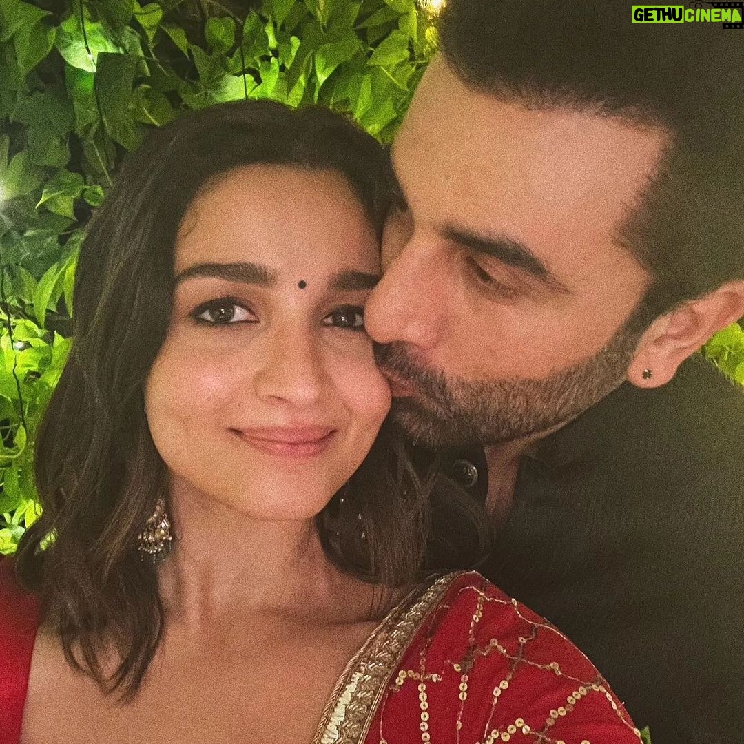 Ranbir Kapoor Instagram - Happy Diwali 🪔🧿 #RanbirKapoor #AliaBhatt