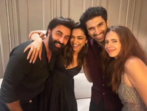 Ranbir Kapoor Instagram - Team #YJHD Last Night📸🔥
#10yearsofyehjaawanihaideewani 

#Ranbirkapoor #AyanMukerji #deepikapadukone #kalkikoechlin #adityaroykapoor