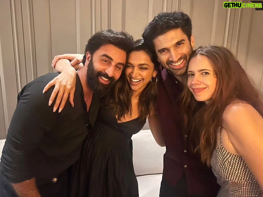 Ranbir Kapoor - 47.4K Likes - Team #YJHD Last Night📸🔥
#10yearsofyehjaawanihaideewani
#Ranbirkapoor #AyanMukerji #deepikapadukone #kalkikoechlin #adityaroykapoor