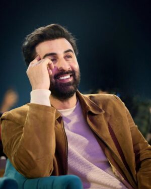 Ranbir Kapoor Instagram - Looking like a WOW 😍🔥💥

#Ranbirkapoor