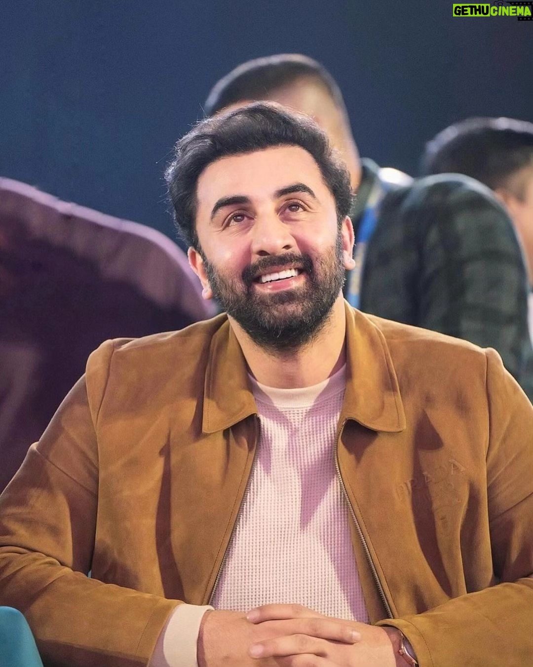 Ranbir Kapoor - 51K Likes - Looking like a WOW 😍🔥💥
#Ranbirkapoor