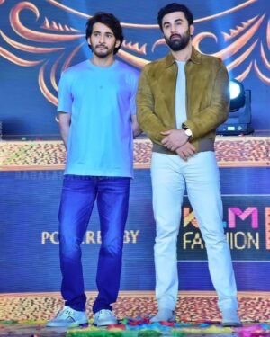 Ranbir Kapoor Instagram - Looking like a WOW 😍🔥💥

#Ranbirkapoor