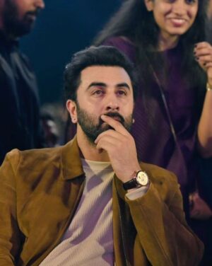 Ranbir Kapoor Instagram - Looking like a WOW 😍🔥💥

#Ranbirkapoor
