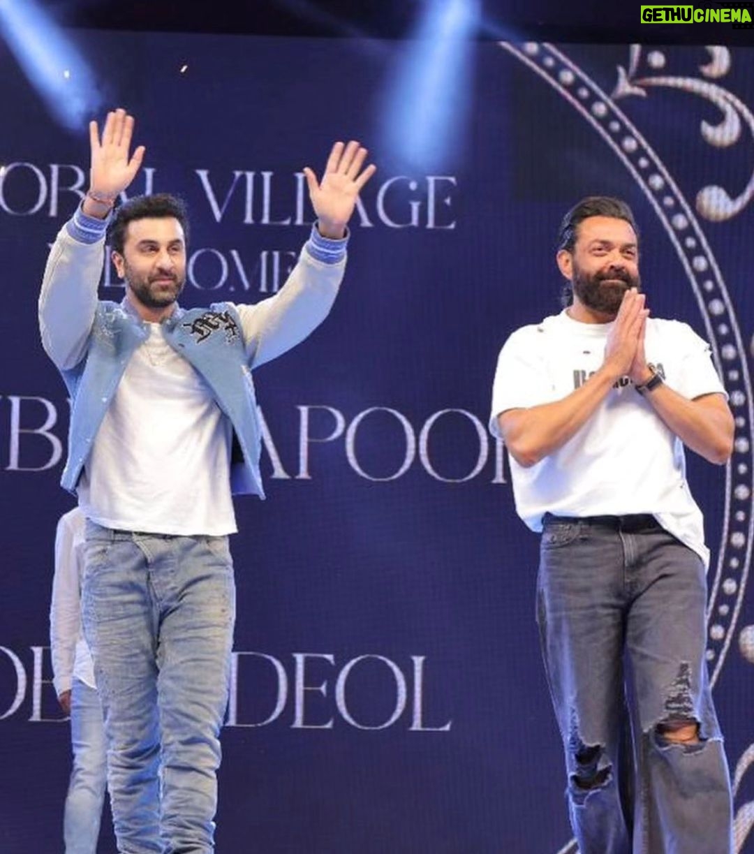 Ranbir Kapoor Instagram - #RanbirKapoor & #teamAnimal in #Dubai for #AnimalTheFilm promotions